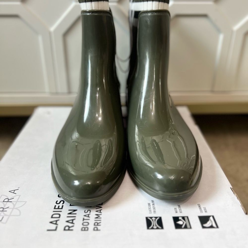 Stylish Green Rain Boots